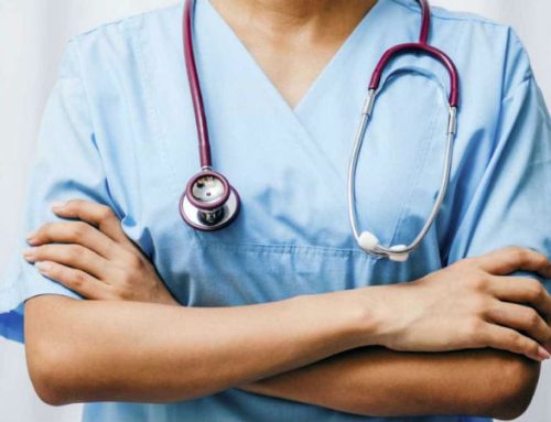 Enfermeiros concentrados no Porto exigem regularização de vínculos laborais
