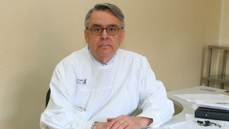 Urologista Fernando Calais