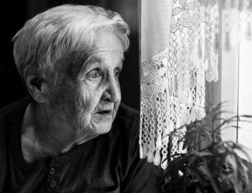Risco de Alzheimer é “substancialmente maior” entre idosos que tiveram covid-19