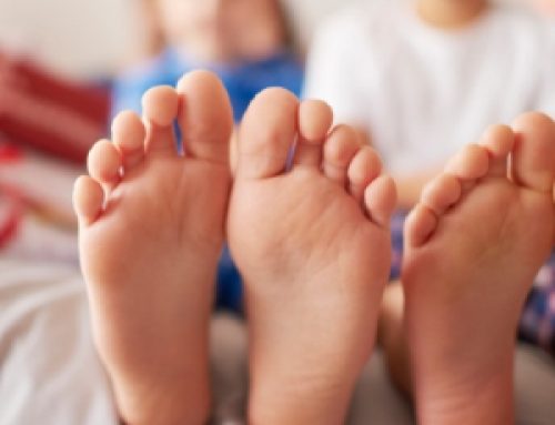 Podologistas reforçam a importância de uma avaliação regular aos pés das crianças