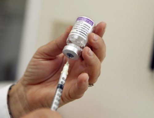 Vacinação contra covid-19 baixou e contra a gripe estabilizou