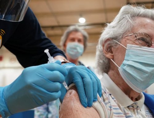 Reino Unido vai dar reforço da vacina contra a covid-19 a maiores de 50 anos