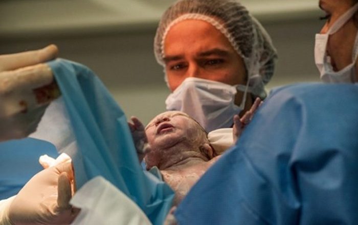 Cesarianas programadas registam forte aumento e já representam mais de 40% do total