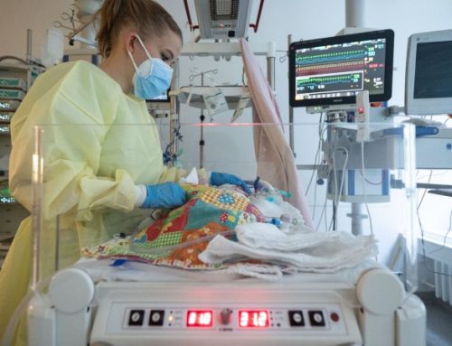 Aumento de infeções respiratórias em bebés deixa hospitais alemães no limite