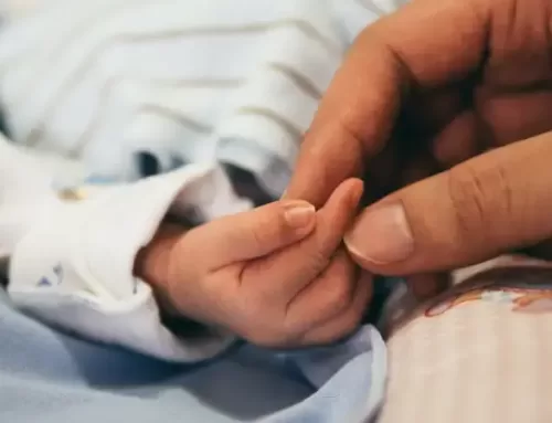 Equipas de Cuidados Paliativos Pediátricos funcionam sem recursos humanos mínimos exigidos, alertam sociedades