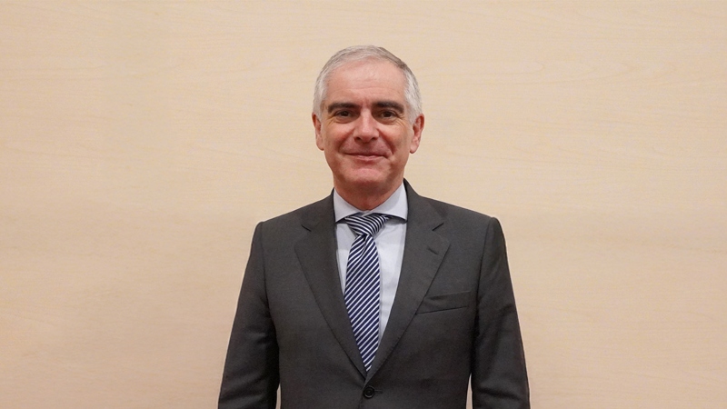 Qual o impacto do consumo excessivo de álcool na saúde do fígado?