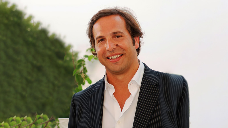 <i class="iconlock fa fa-lock fa-1x" aria-hidden="true" style="color:#e82d43;"></i> Surgery vs Percutaneous intervention in tricuspid and mitral valve disease: different sides of the same coin