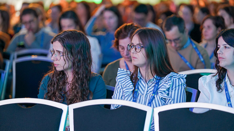 <i class="iconlock fa fa-lock fa-1x" aria-hidden="true" style="color:#e82d43;"></i> Atualizações Flash AINEs na prática clínica